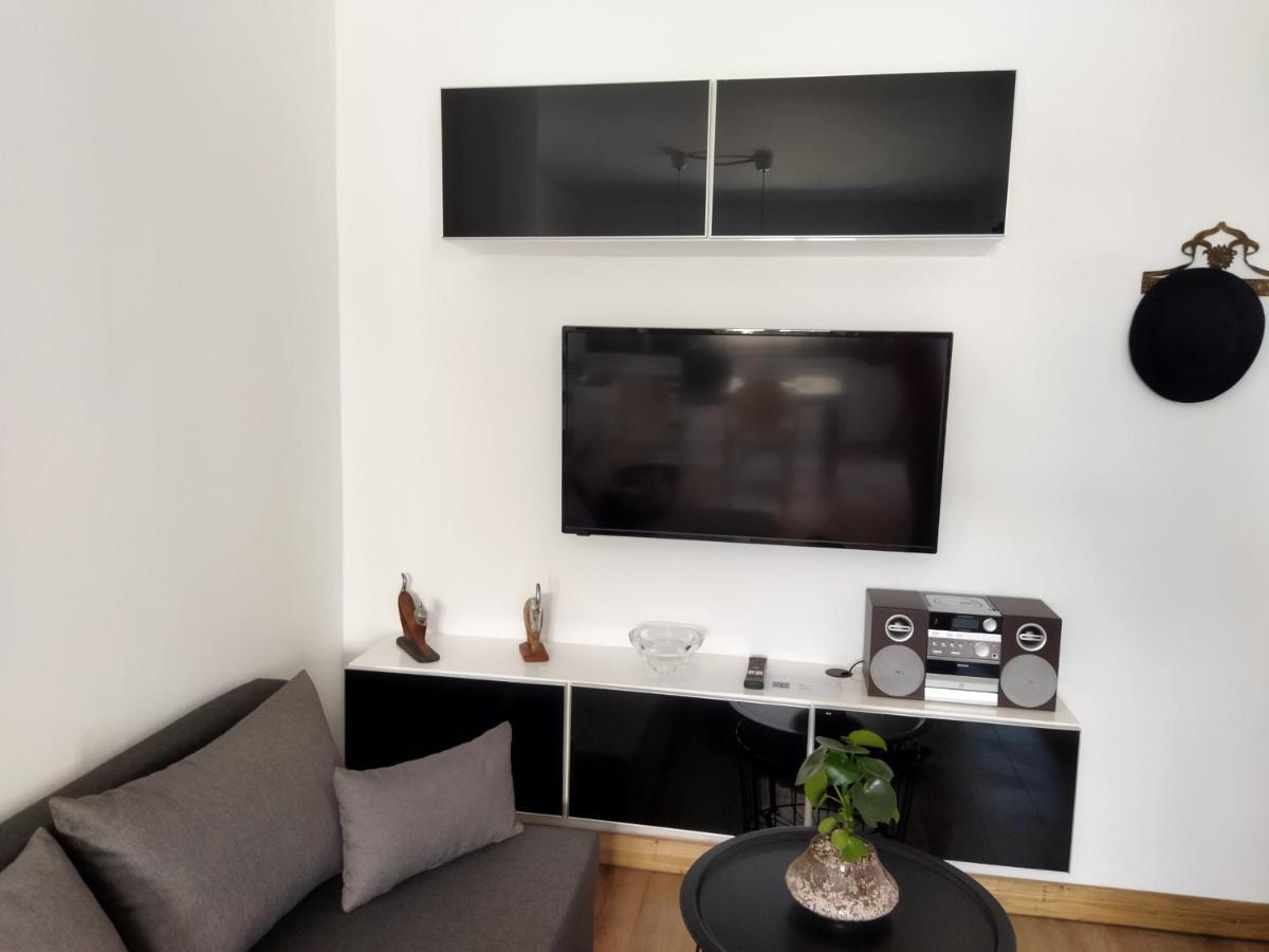 Minimal Apartment By The Beach Corinth Exteriér fotografie